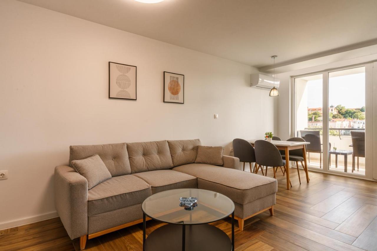 South Panoramic Apartment In The Art District Of Kapana Plovdiv Bagian luar foto